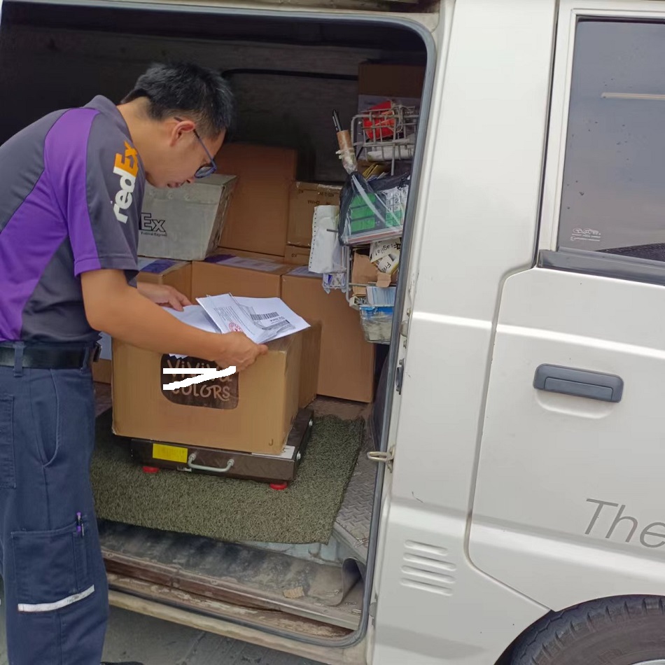 అధికారిక FEDEX ద్వారా ఇండియా కస్టమర్ డెలివరీ కోసం వాటర్ కలర్ పెయింట్ విజయవంతంగా